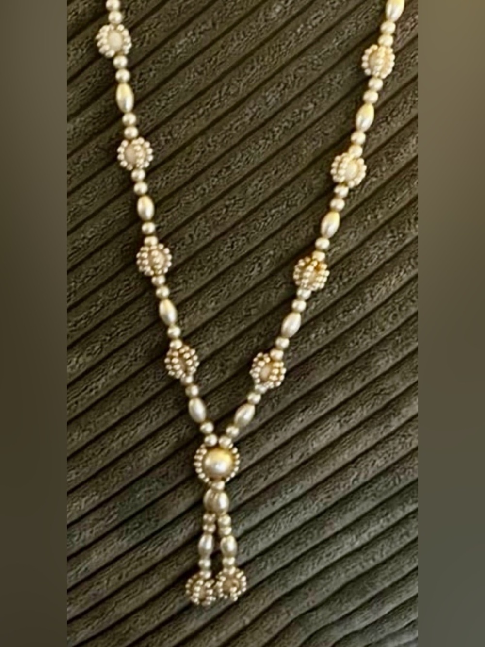 Vintage Pearlescent Beaded Y-Necklace with Gold Accents